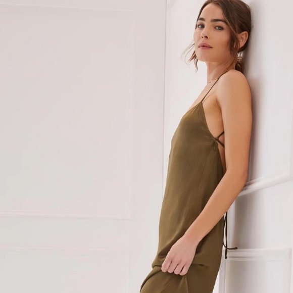 Something Navy Olive Midi Dress - Picture 6 of 11